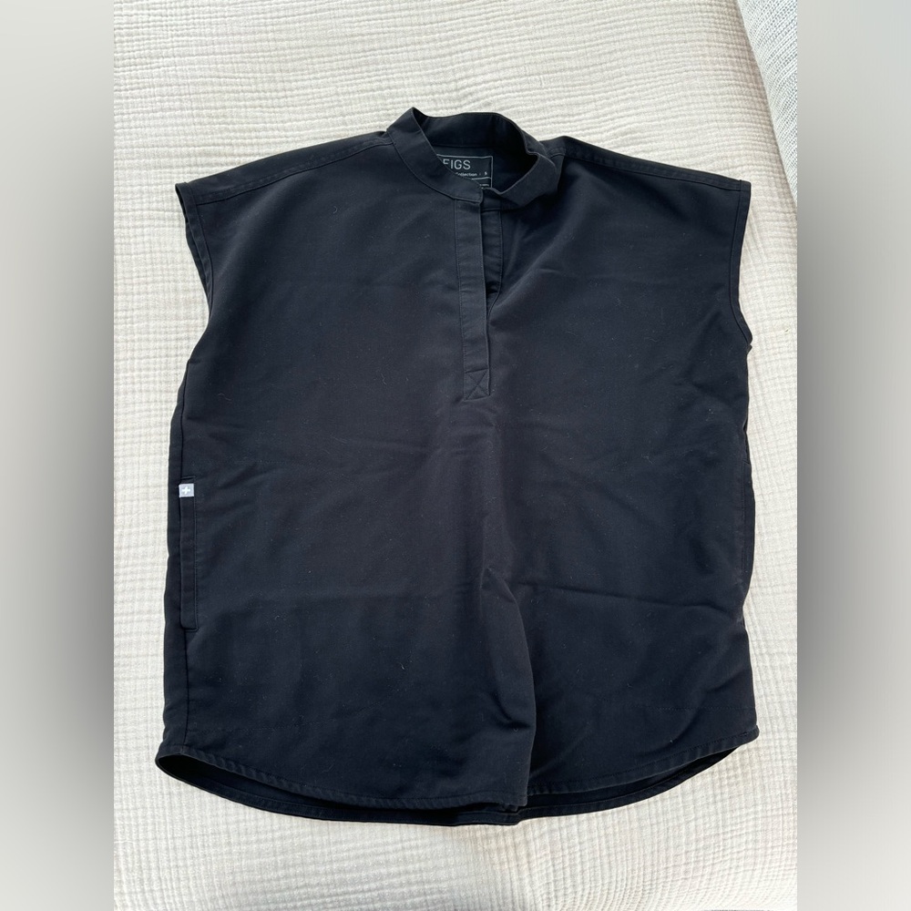 Small petite black Figs scrubs (Top & Bottom)